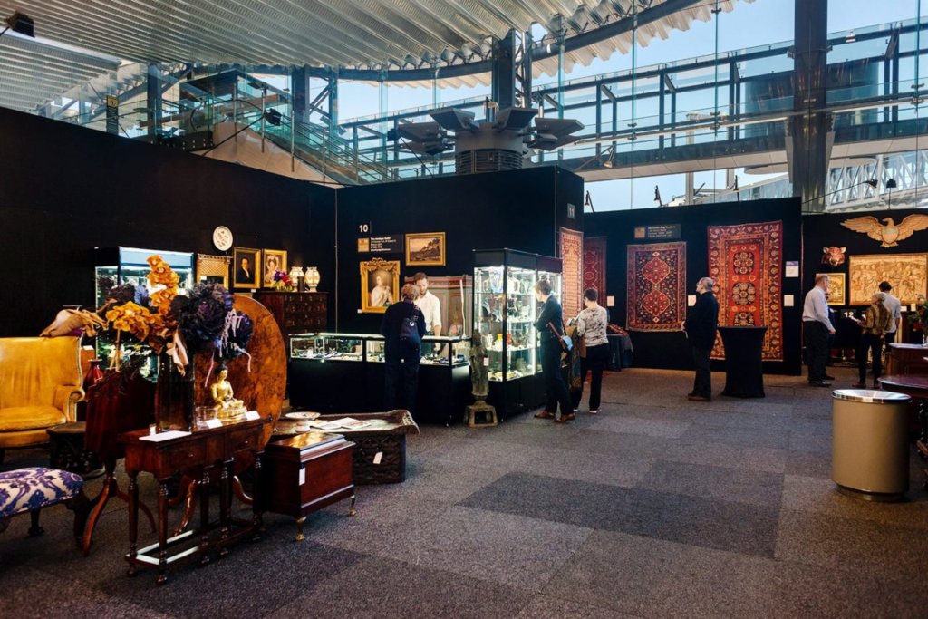 Australian Antiques & Art Dealers Association & Art Fair Sydney Grace